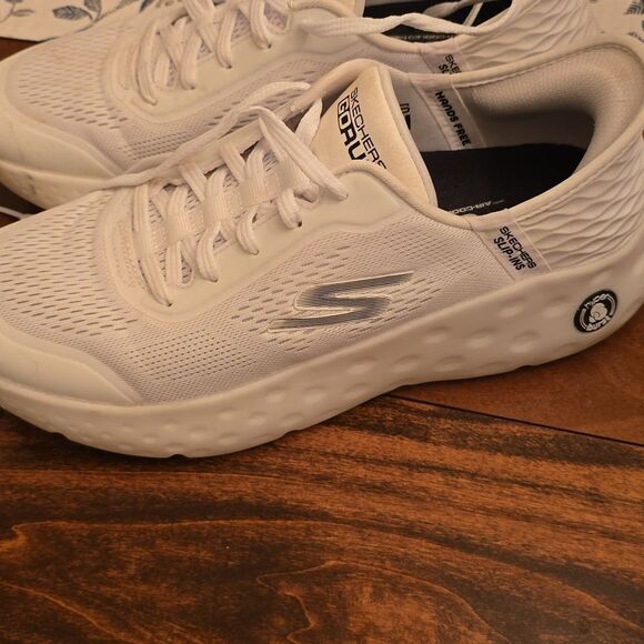 Skechers GOrun Men's White Shoes - Picture 2 of 12